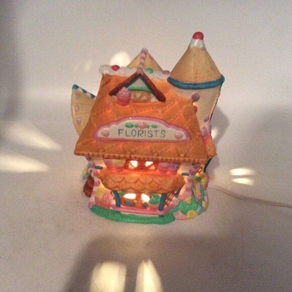 Gingerville Lighted House Large Spring Easter Bunny Village Florist - Picture 6 of 9